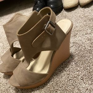 Tan heels